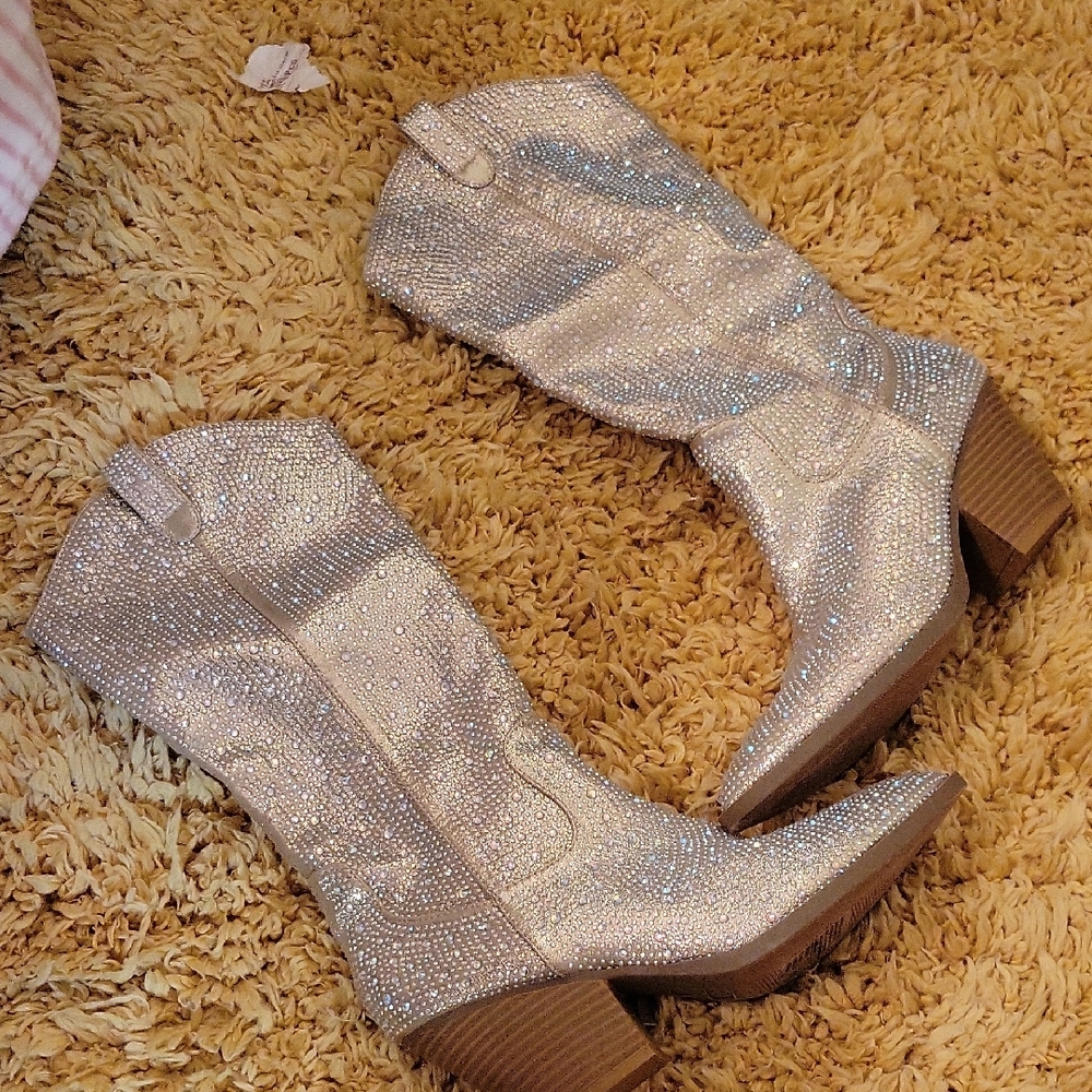 Elegant Silver Rhinestone Heeled Boots